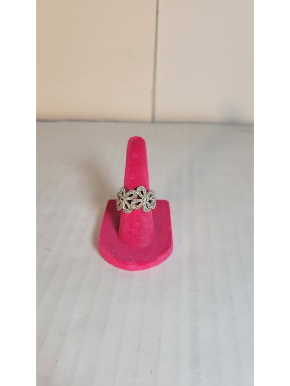 Lia Sophia Elegant & Stylish Floral Filigree Silver-Tone Ring Size 7